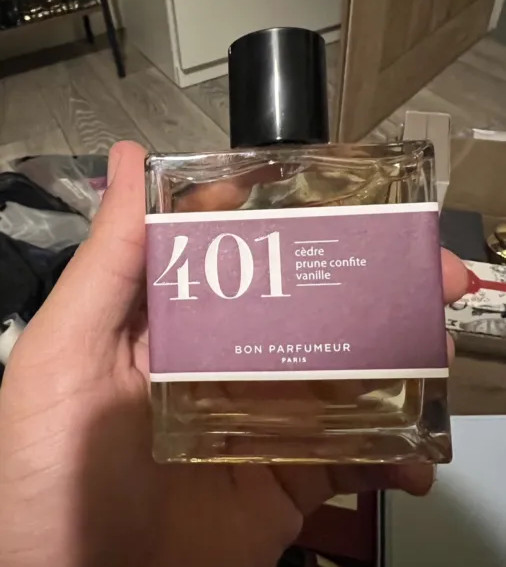 401-cedar-candied-plum-vanilla-bon-parfumeur