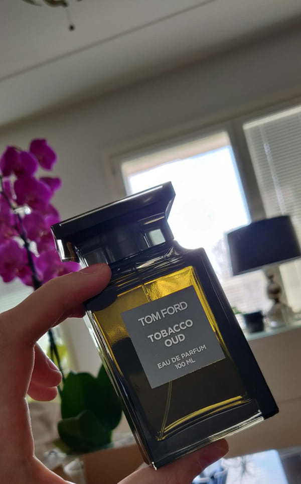 Tom Ford Tobacco Oud vs Tuscan Leather [Compared in 2023]