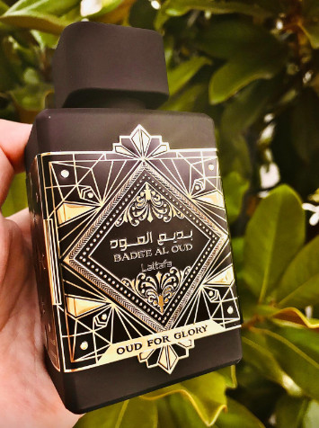 badee-al-oud-oud-for-glory-lattafa-perfumes