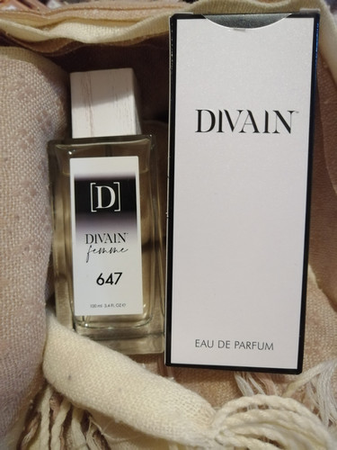 divain-647-woman
