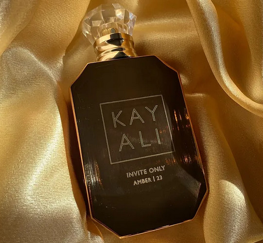 invite-only-amber-23-kayali-fragrances