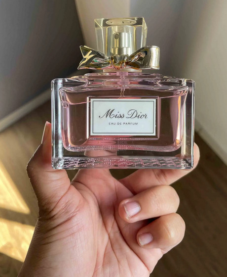 Perfumes Similar To Chloe Nomade [Top 5 Exotic Dupes]