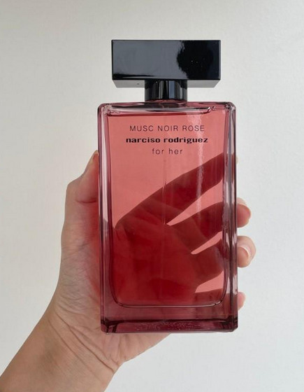 musc-noir-rose-for-her-narciso-rodriguez