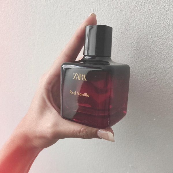Bella Rouge Eau de Parfum is an alternative to Louis Vuitton Stealer Times  - محل عالم جيفنشي للعطور